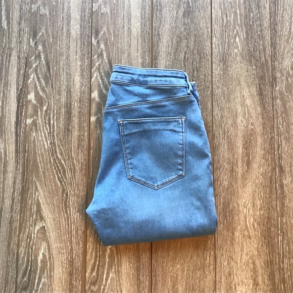 ASOS maternity jeans - Picture 7 of 8